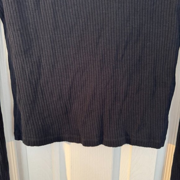 EUC TopShop V-Neck Ribbed Cropper T-shirt, Black, Size 10 Tall - Picture 6 of 15